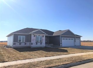 5003 18th St, Columbus, NE 68601