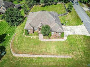 222 Hollington Dr, Huntsville, AL 35811