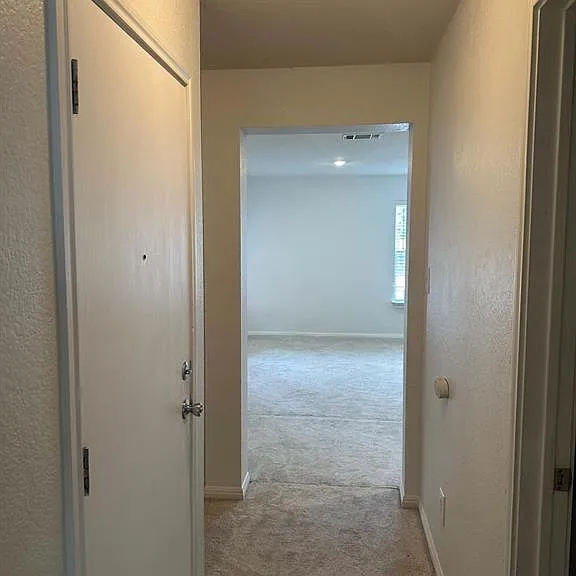 18312 Crestwind Ln — Photo 3