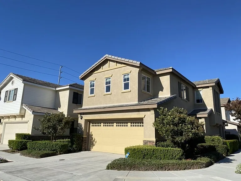 7090 Estrella Ct — Photo 4