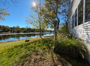 8913 Riverside Dr, Brighton, MI 48116