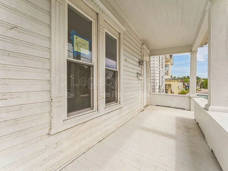 421 Walnut Ave — Photo 10
