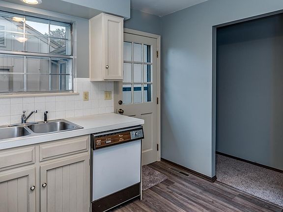 5th image of 2657 E Geddes Pl