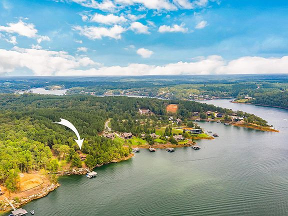 Image 4: Lake Location