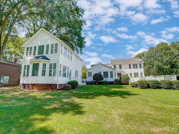 150A McInnis Rd #A, Mooresville, NC 28117