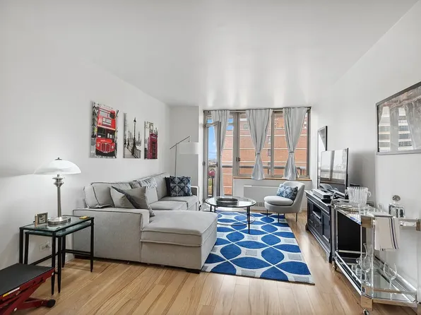200 East 89th Street image 1 of 6