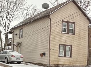 662 W Merchant St, Kankakee, IL 60901