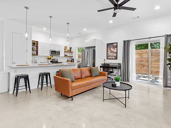 5th image of 119 Dumoulin Ave #3
