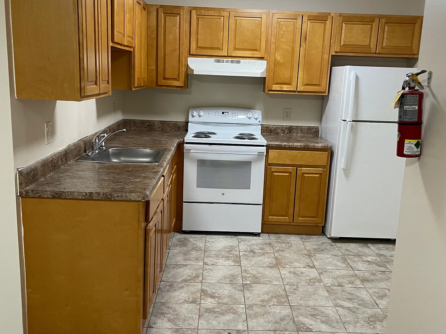 3 bed, 750 sqft, $2,000 — Photo 4