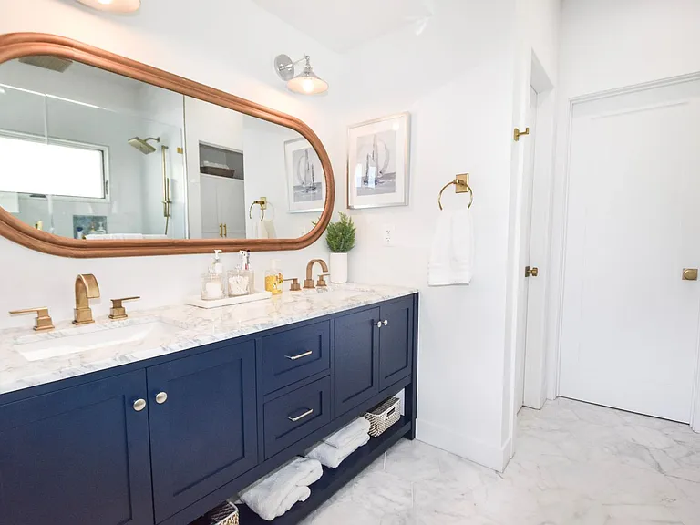 924 D Avenue — Photo 23