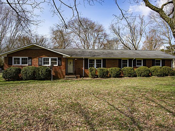 2nd image of 1006 Houston Dr