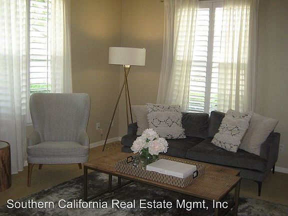 3rd image of 27000 Carmelita Dr