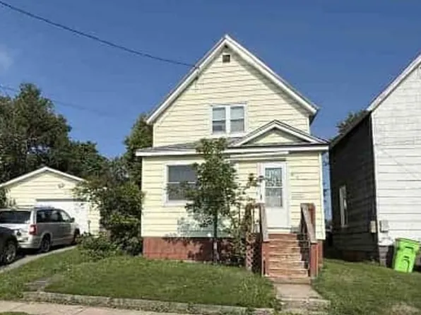 818 Brown St, Sault Sainte Marie, MI 49783