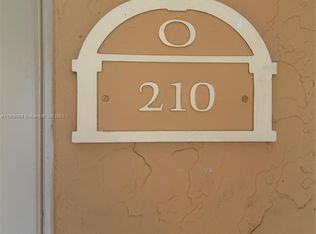 17911 NW 68th Ave APT O210, Hialeah, FL 33015