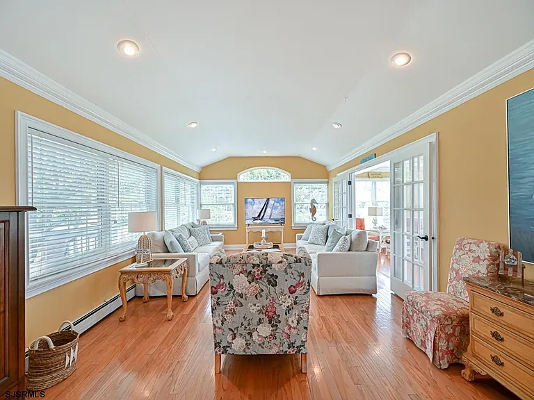 2304 Ocean Ave — Photo 8