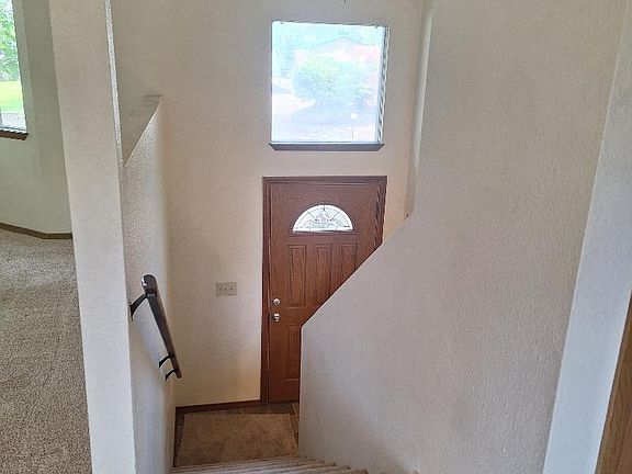 3rd image of 9704 N Hillview Dr