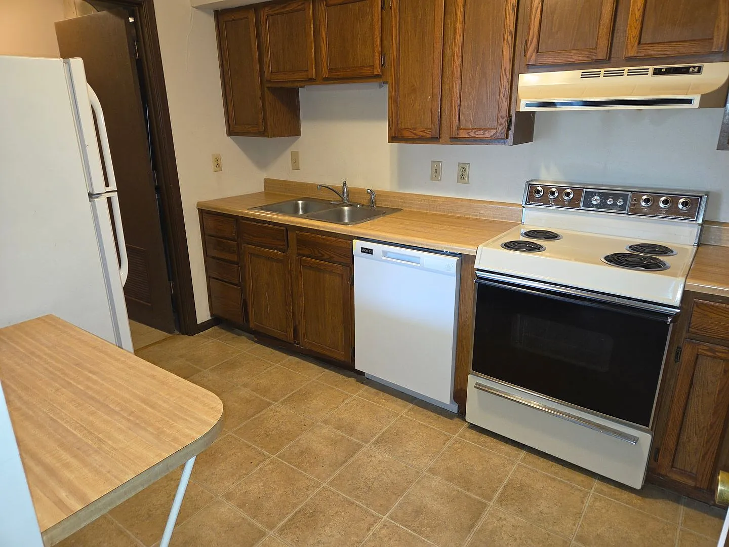 2 bd, 1 ba condo in central east Columbia, quick access to Hwy 63/Broadway, deck, w/d included, a... — Photo 4