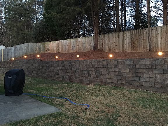 Beautiful/ Private back yard