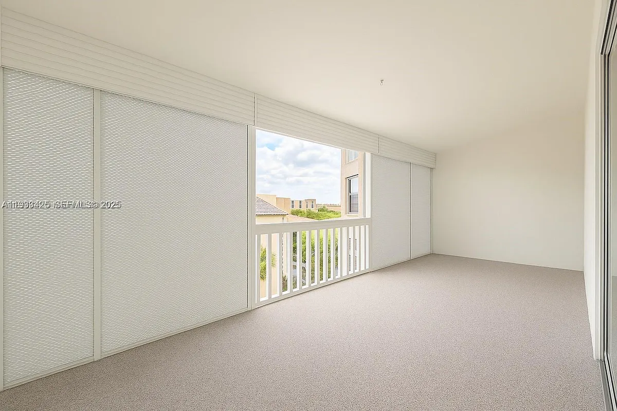 Building Photo - 6921 Environ Blvd #6R
