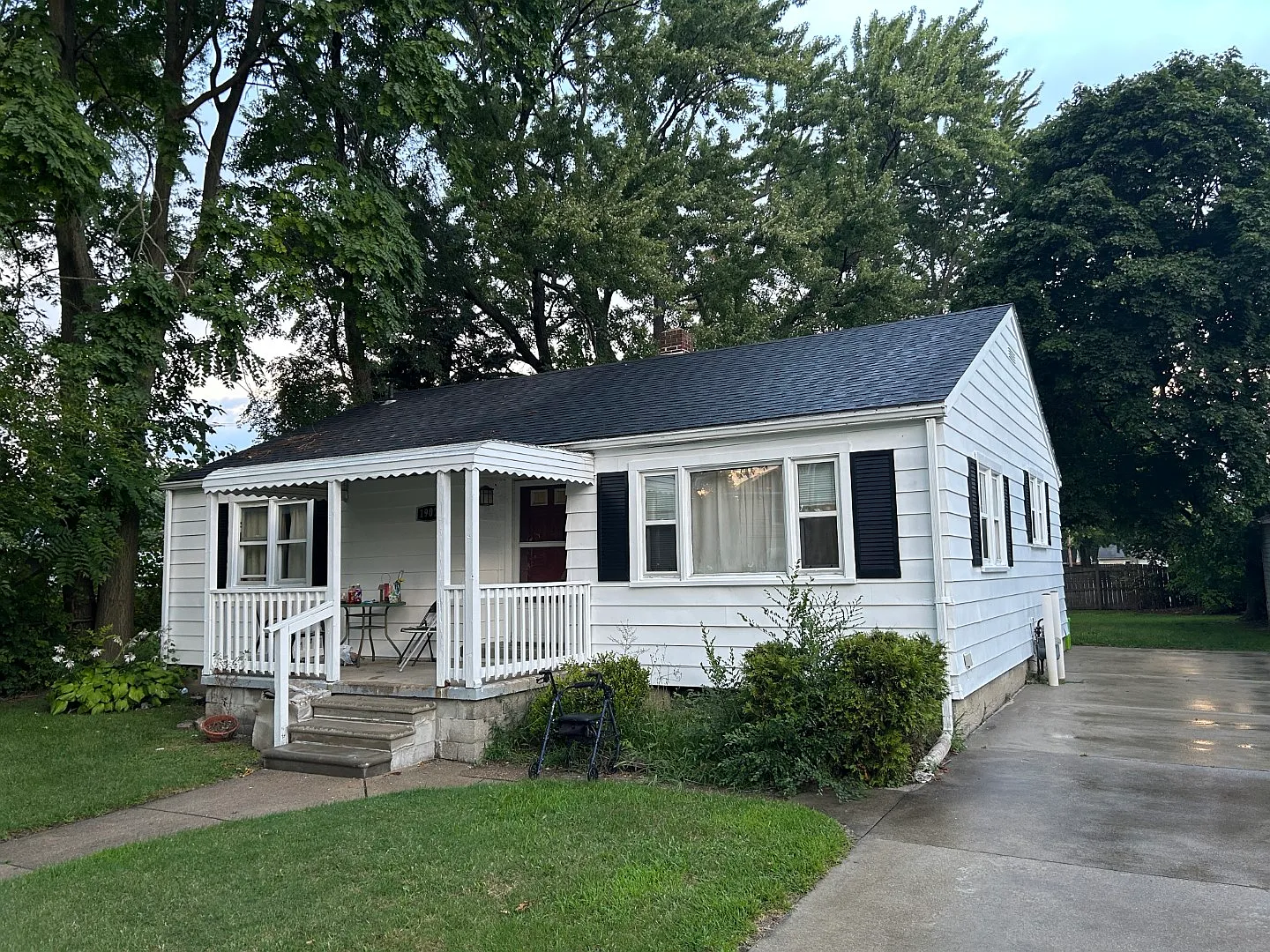 3 bed, 1070 sqft, $1,300 — Photo 2