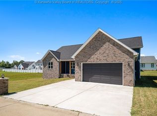 4 Armor Ln, Ona, WV 25545