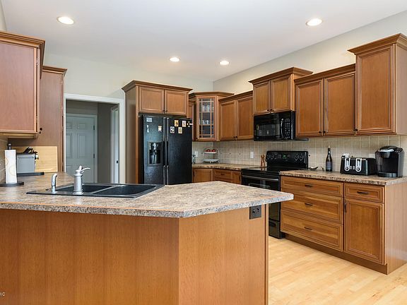 2nd image of 6568 Bela Ave