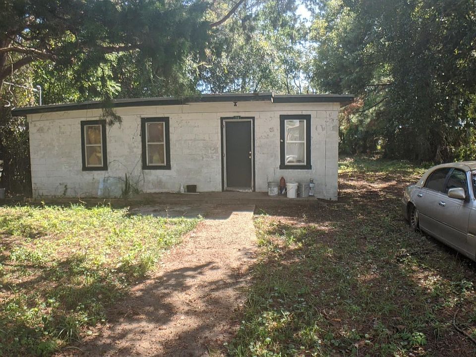 1st image of 16 Bobolink St