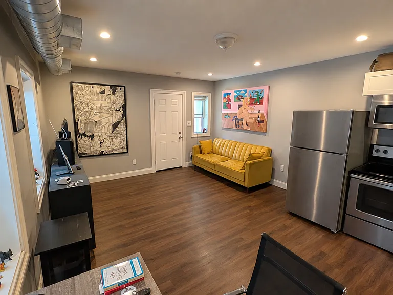 2327 Parkwood Ave #A — Photo 2
