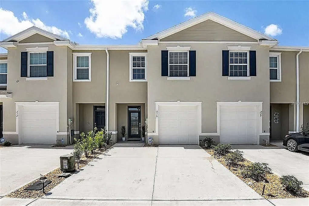 3 bed, 1673 sqft, $2,100 — Photo 1