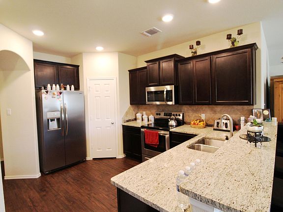 4th image of 2921 Skinner Dr