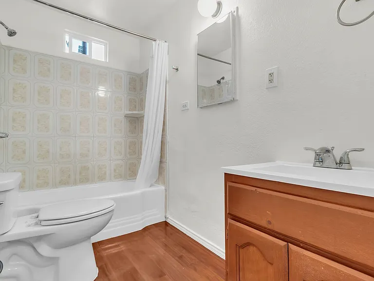 1166 E 43rd Pl — Photo 14