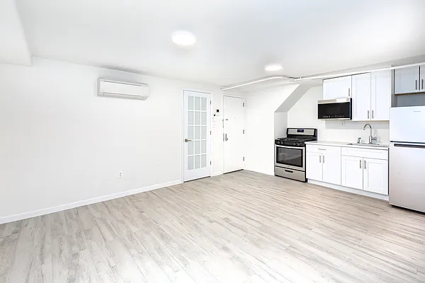 Rented by Compass | media 7