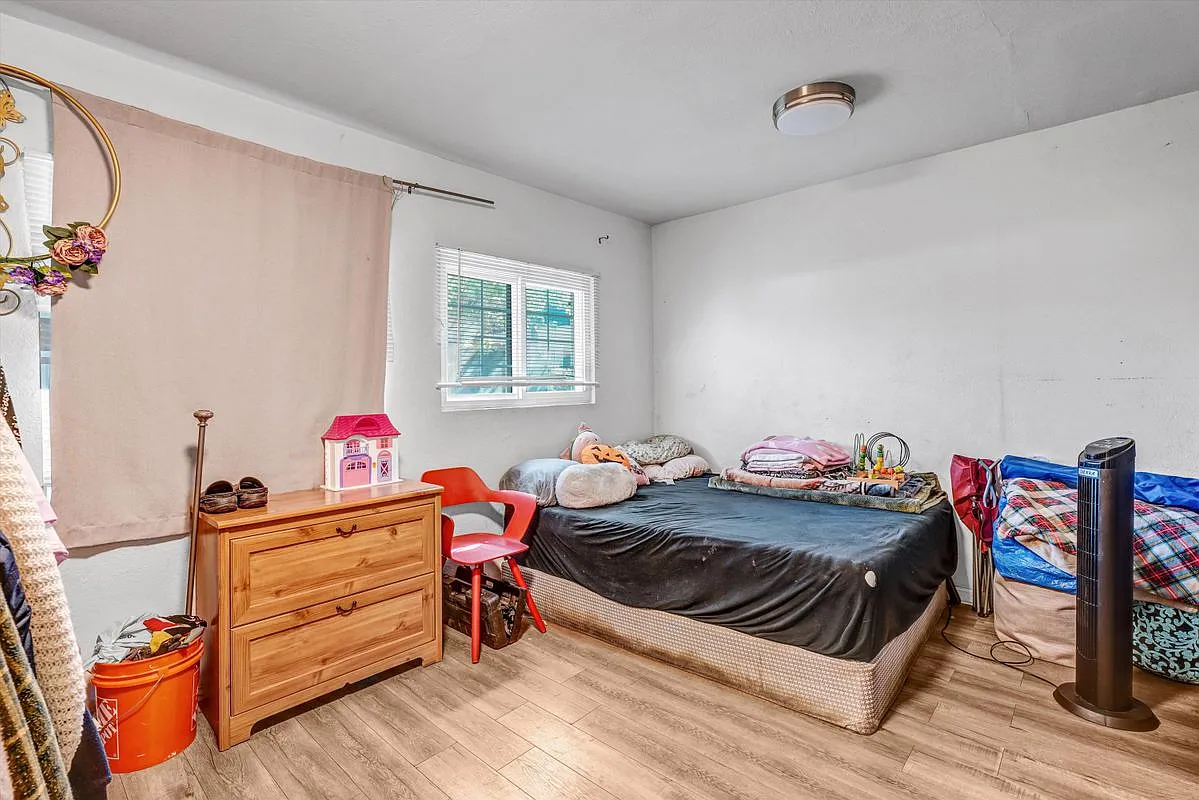 3 bed, 3.0 bath, 611 sqft, $3,600 — Photo 4