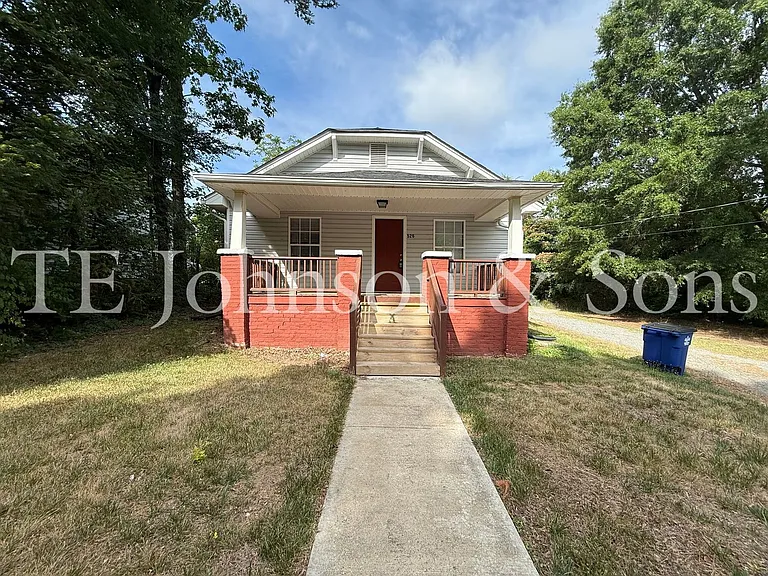 526 Chandler St — Photo 1