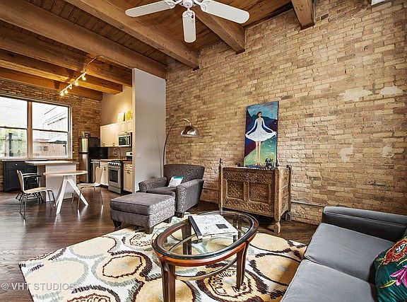 3rd image of 1801 W Larchmont Ave APT 116