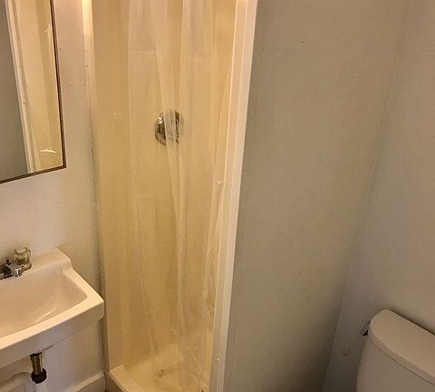 5th image of 405 Beacon St APT 2