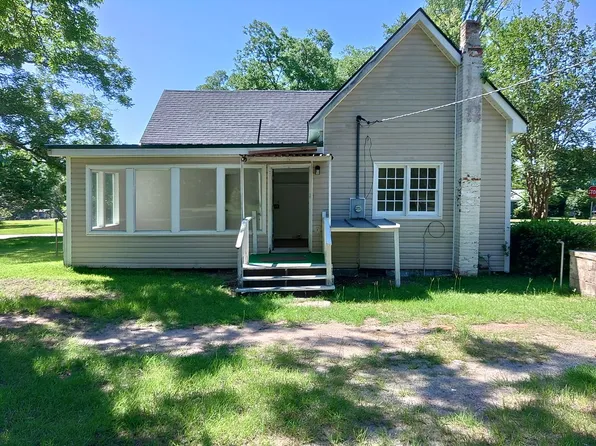 602 Bryant St, Dexter, GA 31019
