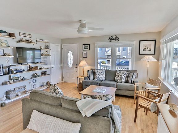 5th image of 3900 Asbury Ave #1