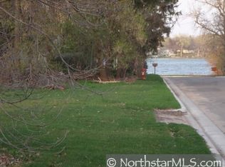 5444 Tonkawood Rd, Mound, MN 55364