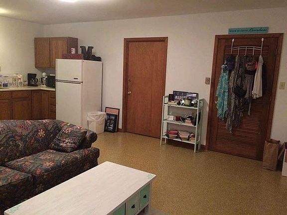 bathroom/closet entrances