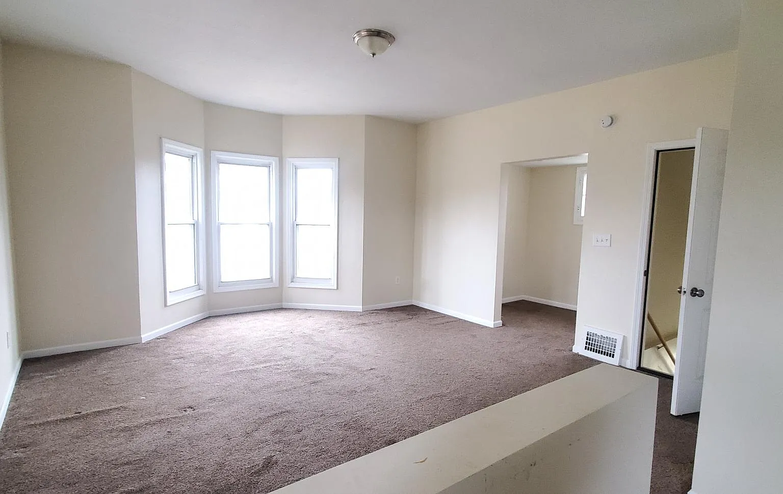 2 bed, 1000 sqft, $1,050 — Photo 1