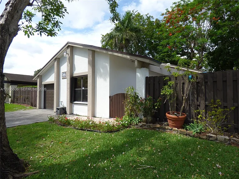 10857 SW 132nd Circle Ct — Photo 29