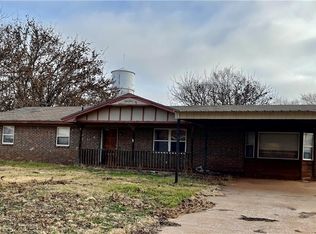 812 N Broadway St, Sayre, OK 73662