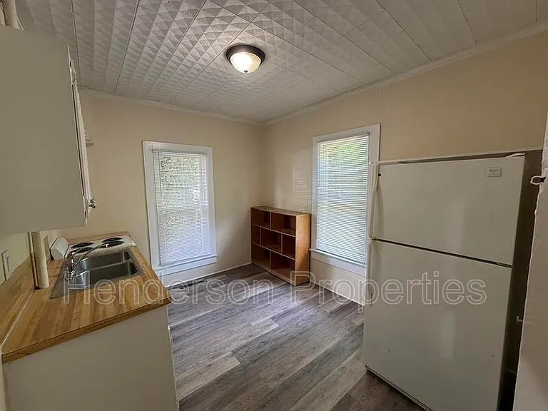533 Stockton St — Photo 16