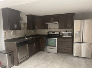 44 Crocus St #1, Warwick, RI 02886