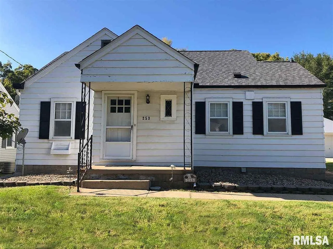 253 S Thorncrest Ave photo 1