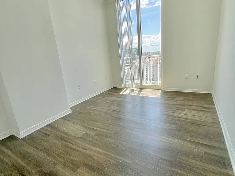 255 Evernia St #1514 — Photo 8