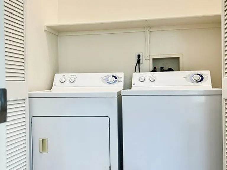 Via Ventura Apartments — Photo 60