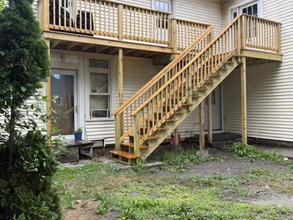 58 High St, Thomaston, ME