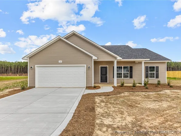 184 Orchard Ln, Parkton, NC 28371